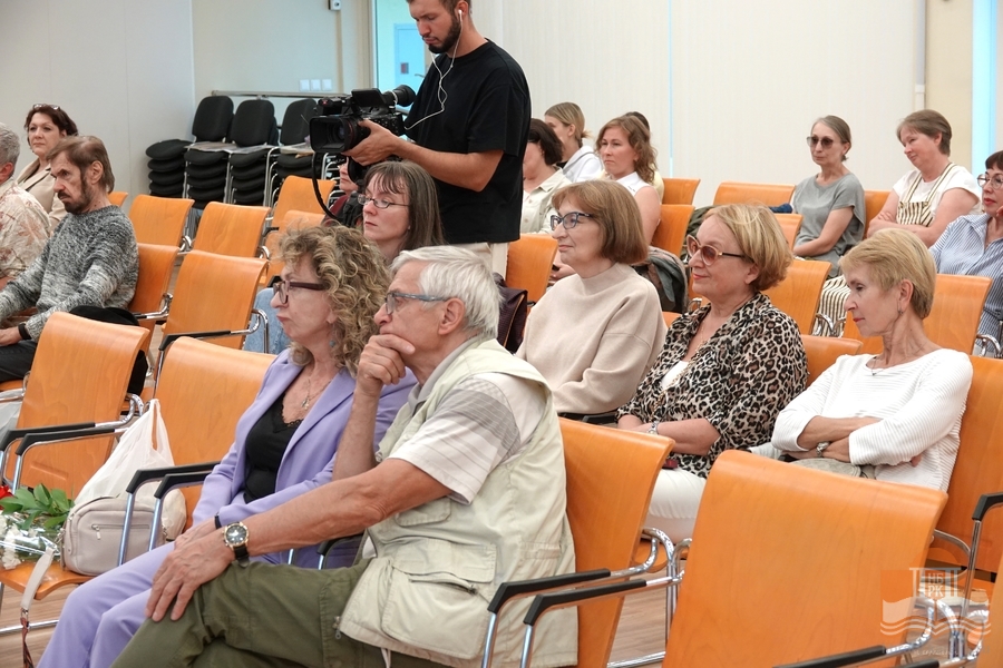 На презентации книги Яны Жемойтелите «Период полураспада»