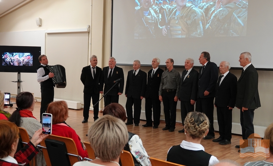 Выступает вокальный ансамбль «Онежский меридиан»