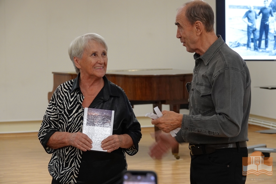 Презентация книги Николая Карпина «Поросозерский ковчег»