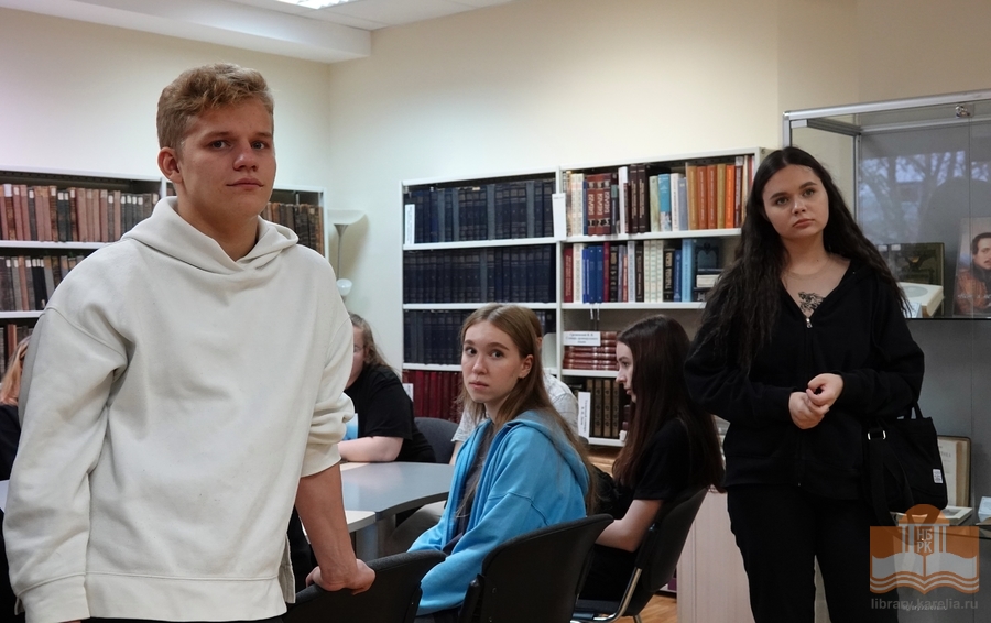 Студенты Колледжа технологии и предпринимательства в Национальной библиотеке Карелии