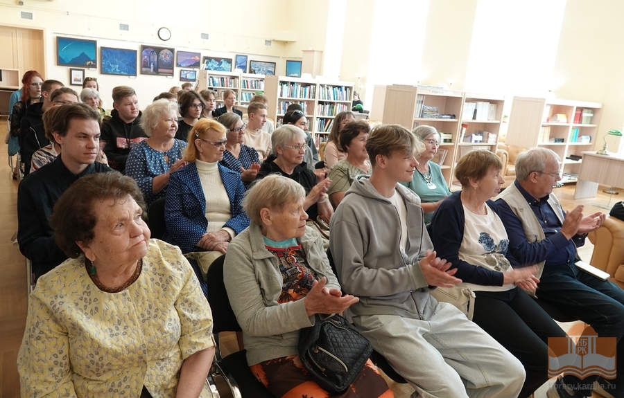 На творческой встрече с Любовью Кирюшиной в Национальной библиотеке Карелии