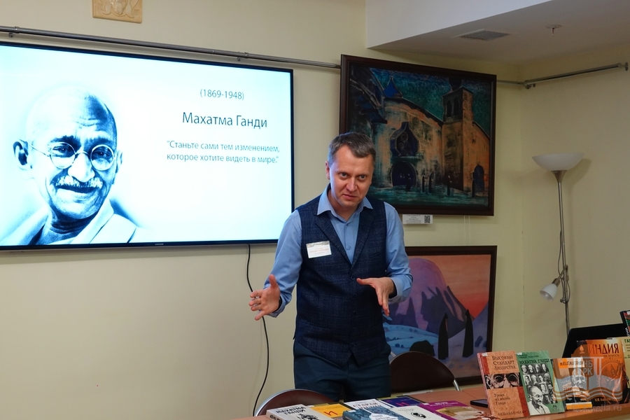 «Литературный четверг» в Национальной библиотеке Карелии. Ведущий - Александр Докучаев