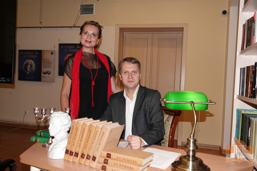 Ведущие программы «Я к Вам пишу... Письма великих людей» - Светлана Харина, Александр Докучаев