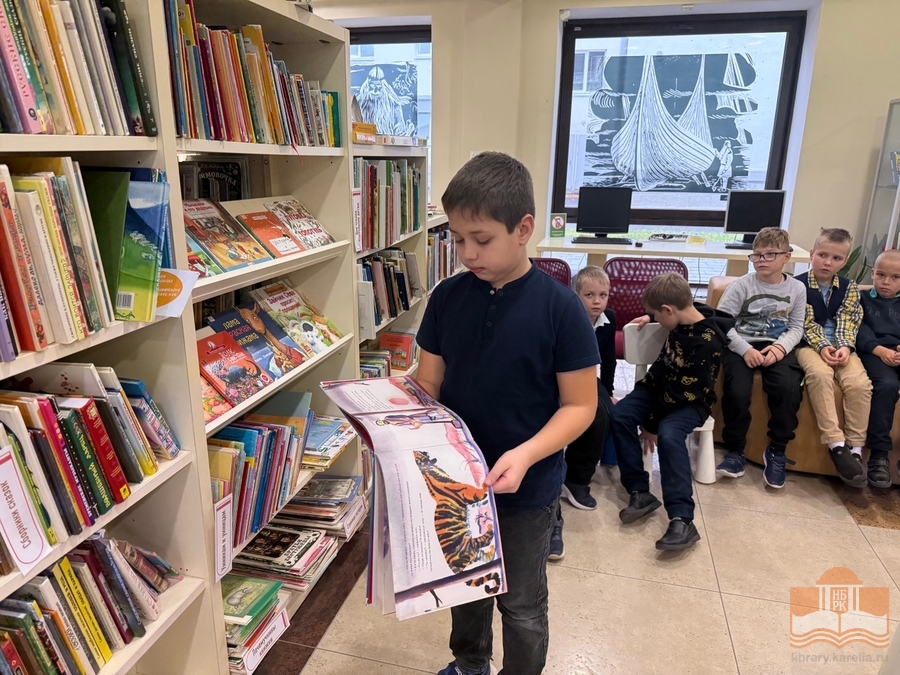 Экскурсия в Национальную библиотеку 2 класса Деревянской средней школы № 9