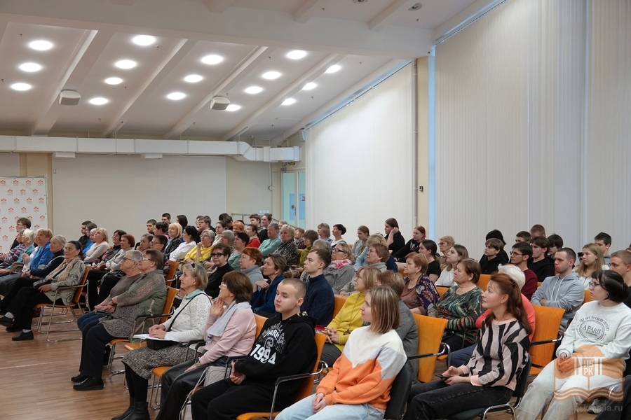 «Литературный четверг» «Жизнь, отданная науке. Мария Склодовская-Кюри»