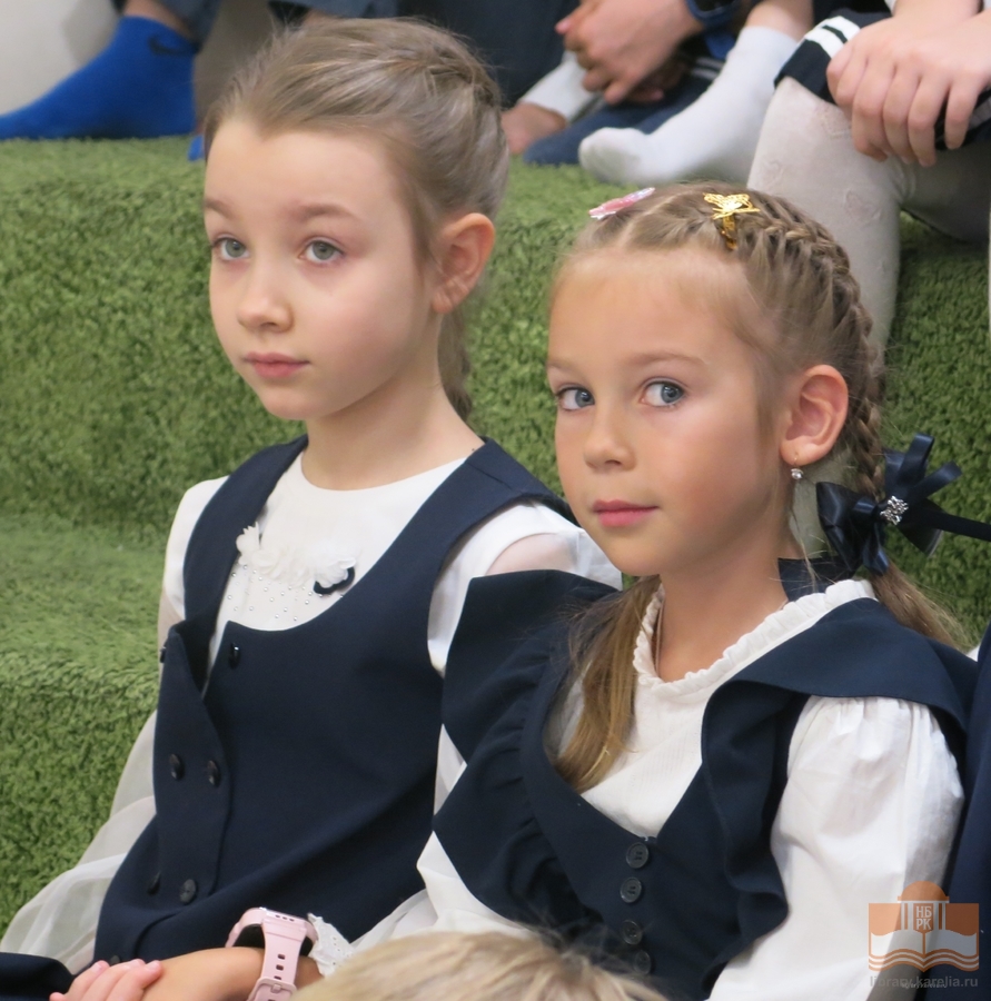 Участники творческой программы «Волшебный мир театра»