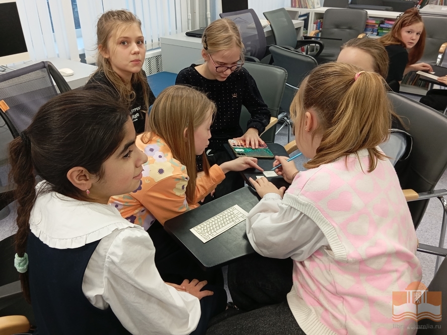 Участники просветительской программы «Приключения в сети: как не попасть в ловушку»