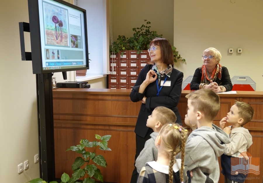 Дошкольники на экскурсии в Национальной библиотеке Карелии