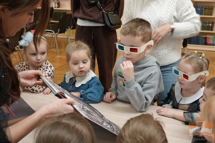 Дошкольники на экскурсии в Национальной библиотеке Карелии