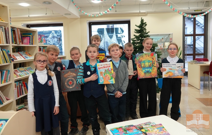 Третьеклассники школы №27 на экскурсии в Национальной библиотеке Карелии