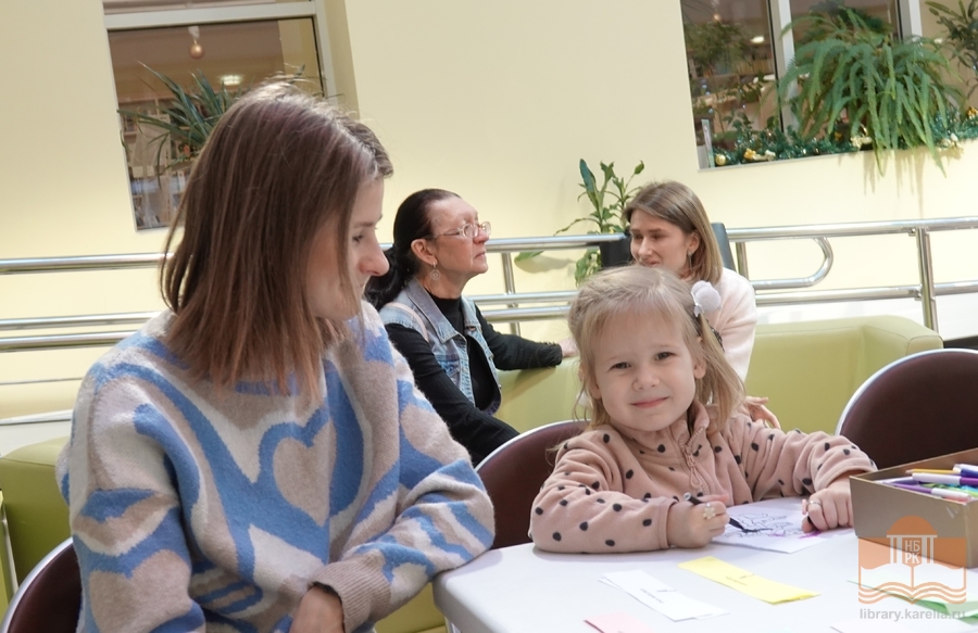 На творческой площадке «В гостях у сказки: читаем, смотрим, рисуем»