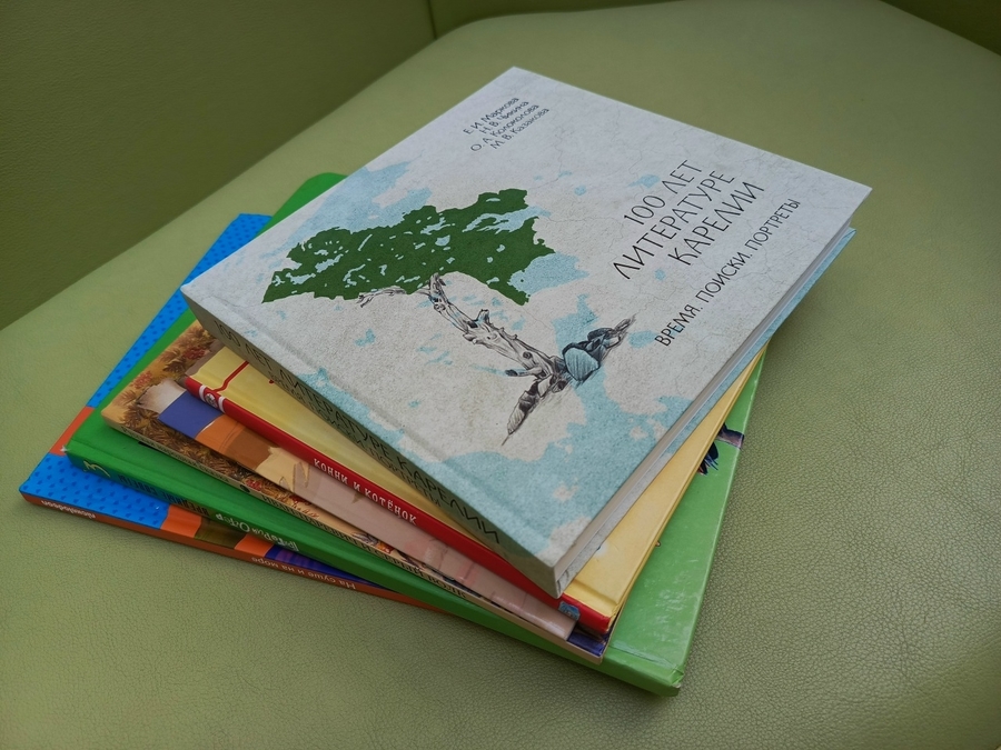 Книги, полученные в дар в рамках акции «Дарите книги с любовью»