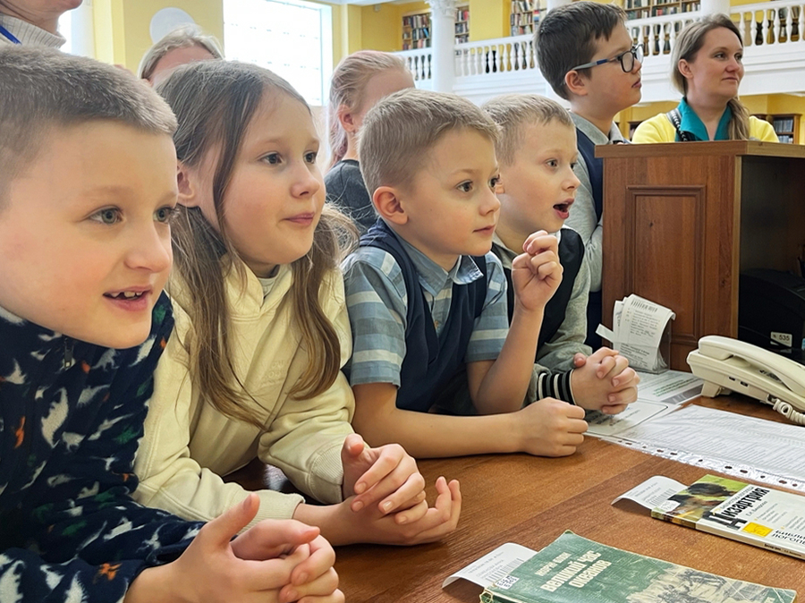 Второклассники «Финно-угорской школы» на экскурсии в Национальной библиотеке