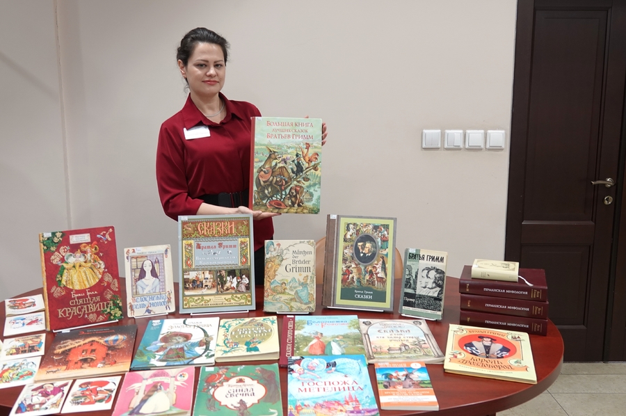 На встрече проекта «Иной/Родной». Ведущая Наталья Михайлова