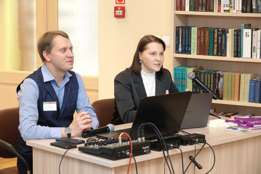 На встрече проекта «Диалог эпох», посвященной светскому общению. Александр Докучаев и Ольга Михалёва