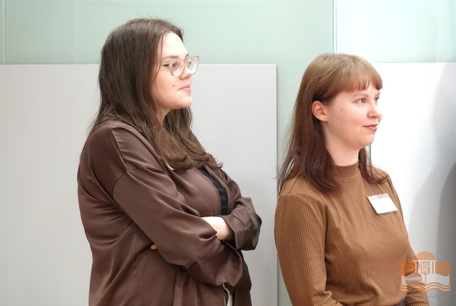 На выставке «Калейдоскоп талантов» в Национальной библиотеке Карелии