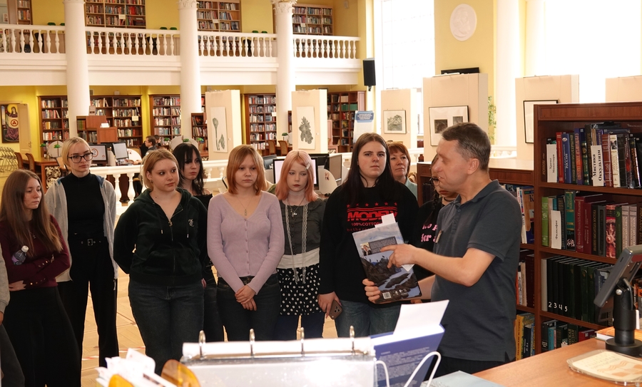 Студенты Колледжа технологии и предпринимательства в Национальной библиотеке Карелии