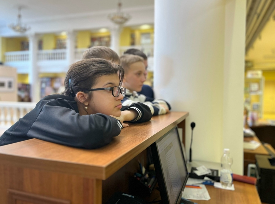 Учащиеся школы №14 на экскурсии по Национальной библиотеке