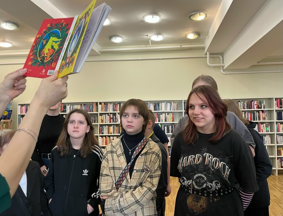 Учащиеся школы №33 на кафедре иностранной литературы