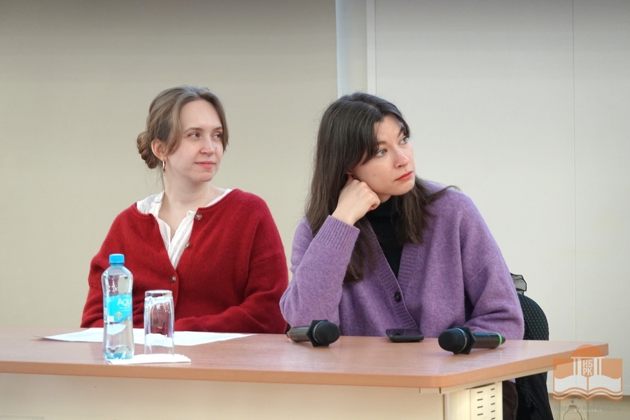 Специалисты РГБ Валерия Яшкова и Виктория Федоренко (г. Москва)