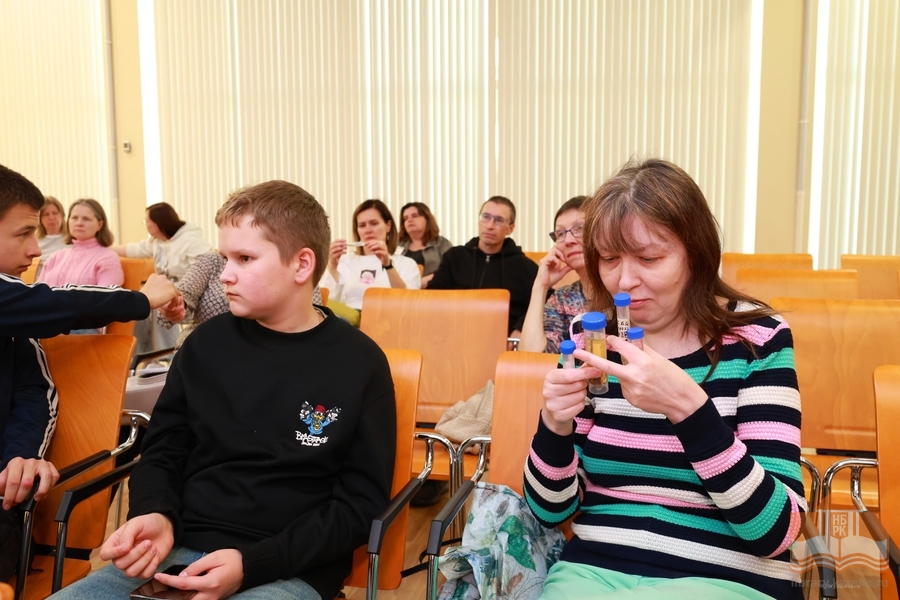 На лекции «Онежское озеро в условиях изменения климата и влияния антропогенных факторов»
